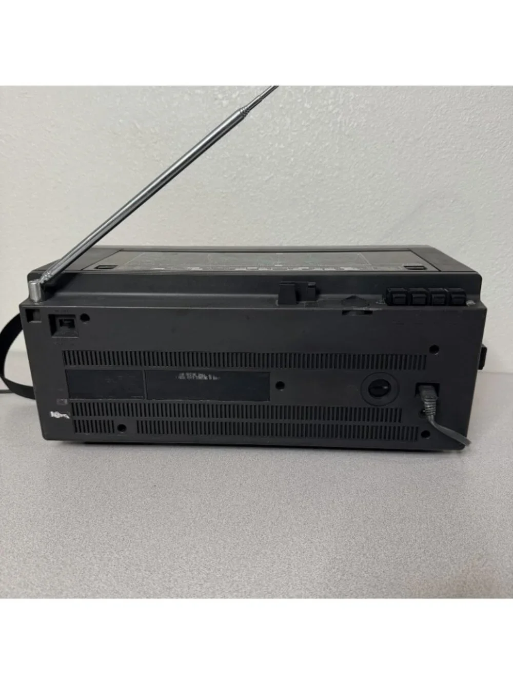 SONY Short Wave Dual Conversion Receiver ICF-6700W NICE Works GREAT See VIDEO